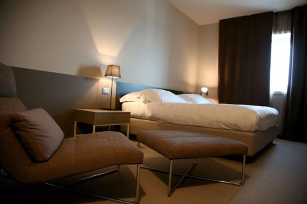 Deluxe Room - Photo 2