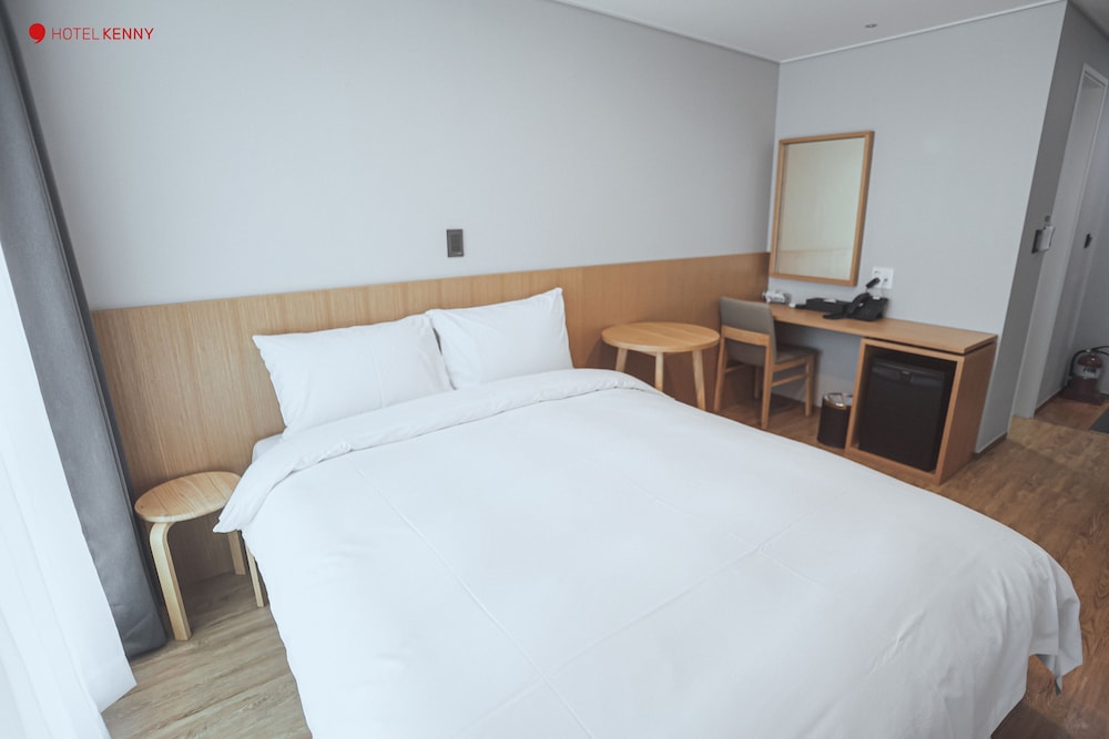 Standard Double Room, 1 Double Bed, Non Smoking, City View