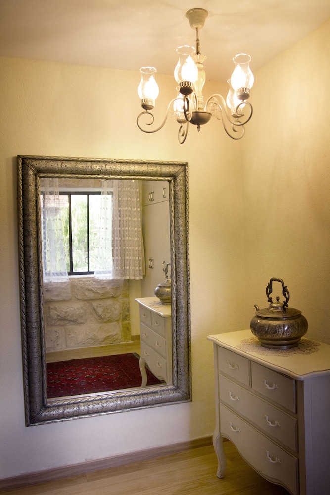 Boutique suite in the First Settlers House photo 2