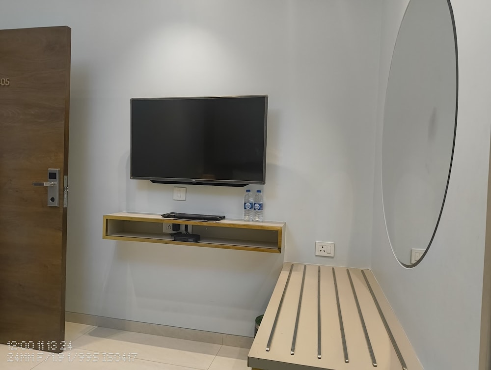 Super Deluxe Room - Photo 3