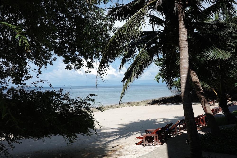 Beach Front Bungalow - Air Conditioning photo 2