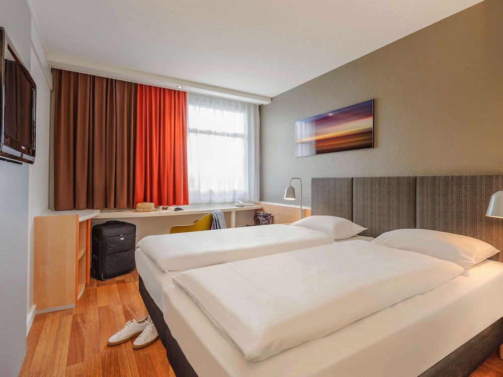 Standard Twin Room, 2 Twin Beds - Photo 1
