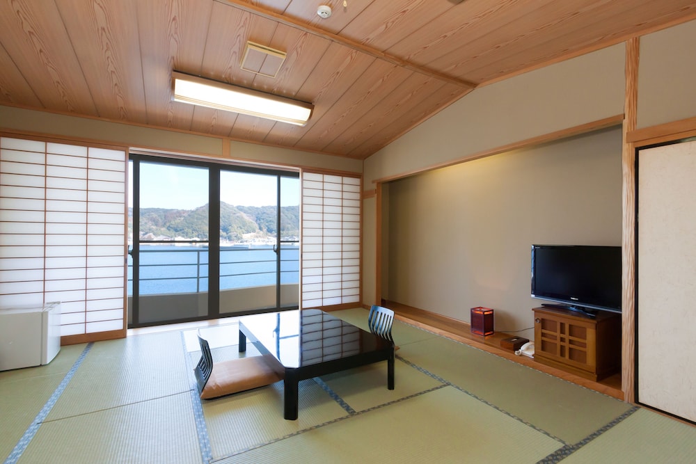 Japanese Style Sextuple Room, Private Bathroom