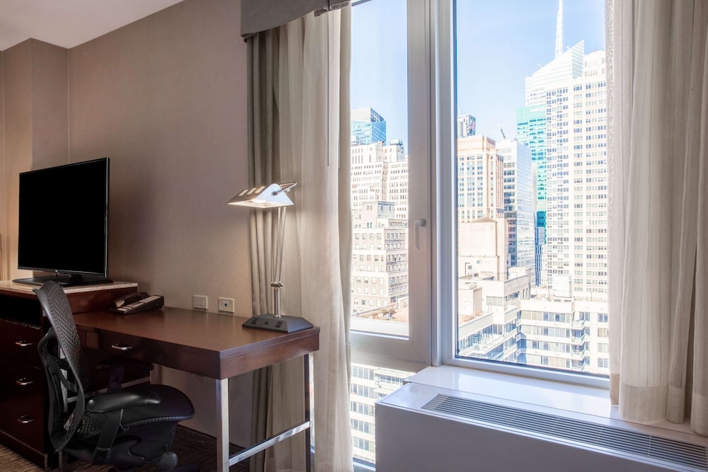 Room, 2 Double Beds, Accessible (Mobility, Roll-in Shower)
