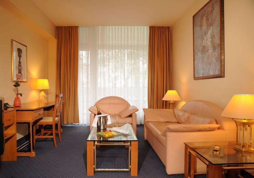 Suite photo 1
