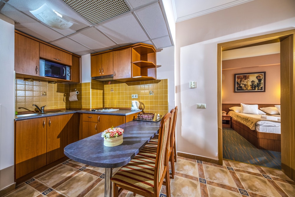 Junior Apartment, Multiple Beds, Park View photo 2