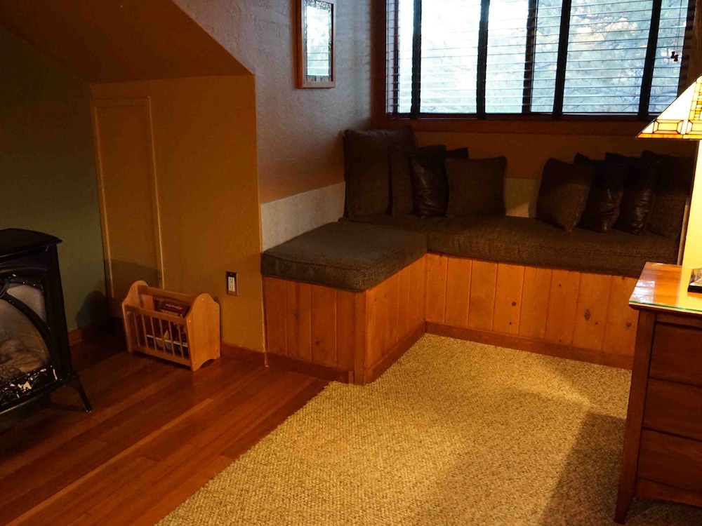 Standard Suite, Ensuite (Rustic Rider Guest Room) photo 1