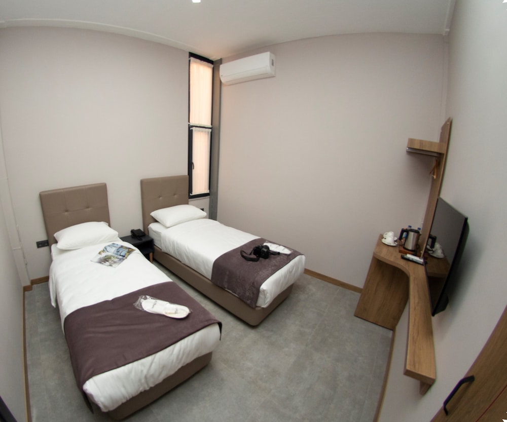 Standard Twin Room photo 2
