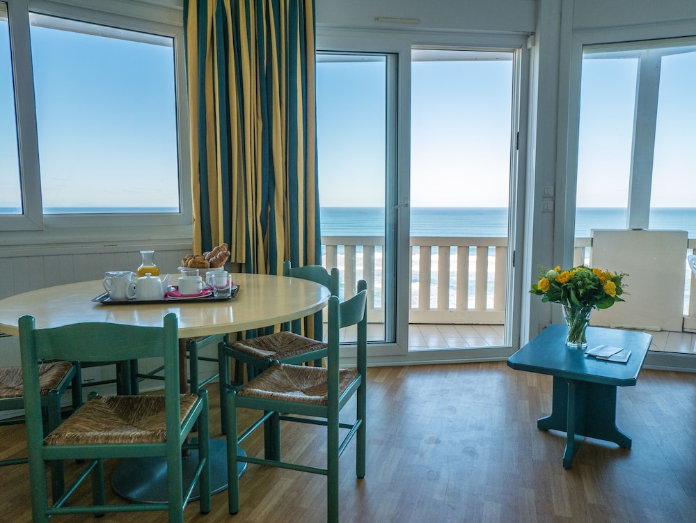 One Bedroom Apartment for 6 persons, Sea Side photo 1
