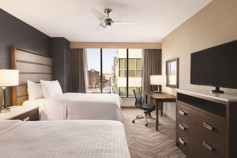 Suite, 2 Queen Beds, Accessible (Roll-in Shower) photo 3