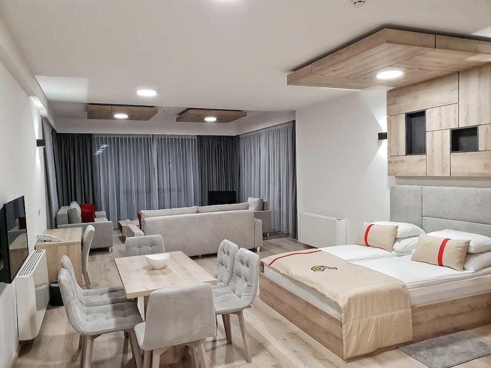Premium Apartment, City View