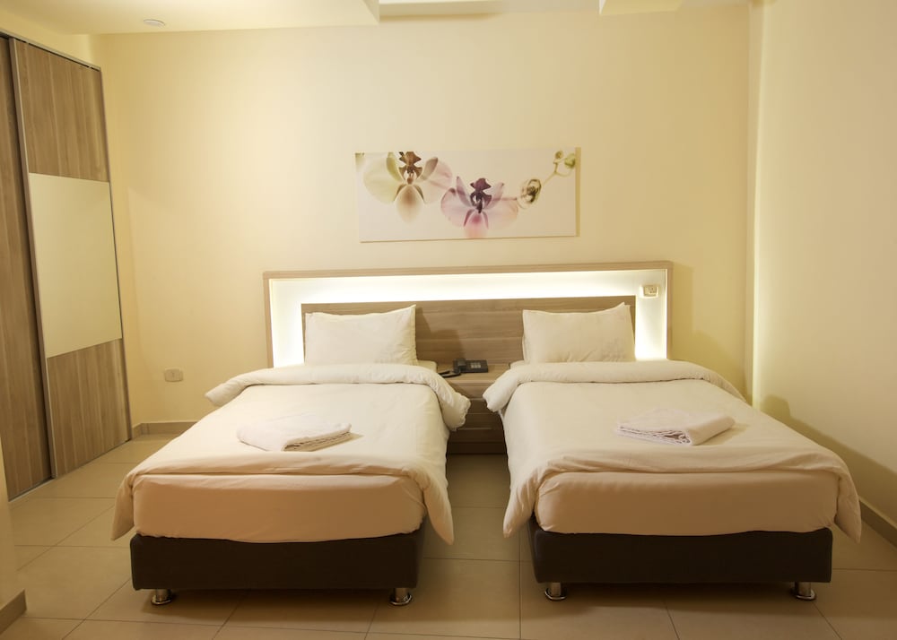 Luxury Apartment, 2 Bedrooms - Photo 4