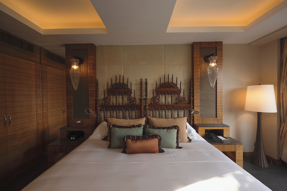 1629 Castle View Suite