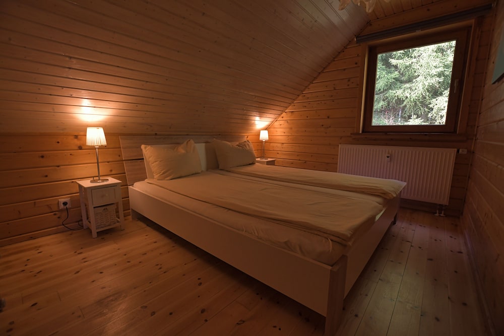 House, 2 Bedrooms, Patio
