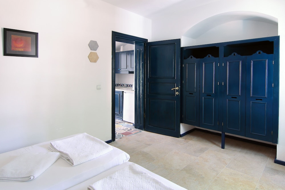 Suite - Photo 11