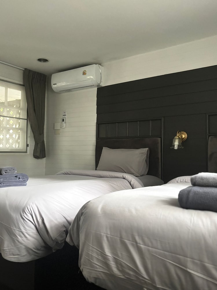 Deluxe Room, 2 Double Beds, Balcony photo 2