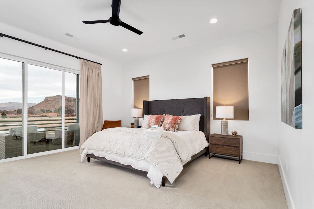 Condo, 3 Bedrooms