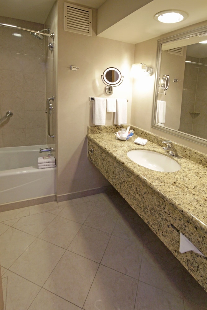 Standard Room, 2 Double Beds, Club Lounge Access - Photo 4