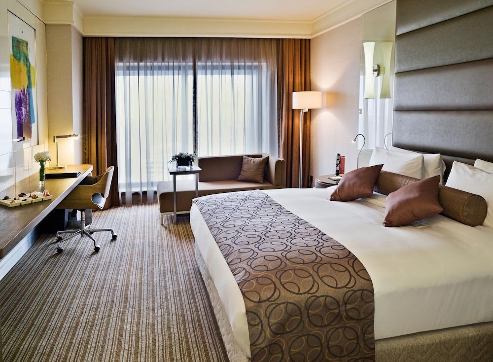 Deluxe Room, 1 King Bed, Non Smoking, Balcony photo 2
