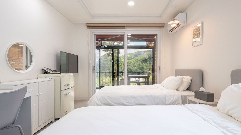 Basic Room, 1 Bedroom (Premier twin(random4)) - Photo 1