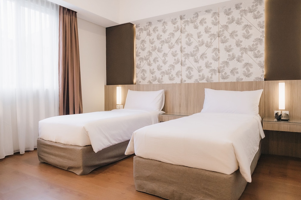 Standard Twin Room - Photo 1
