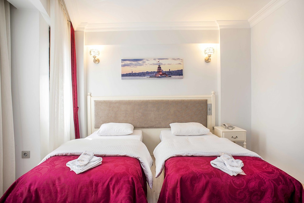 Superior Double or Twin Room photo 3