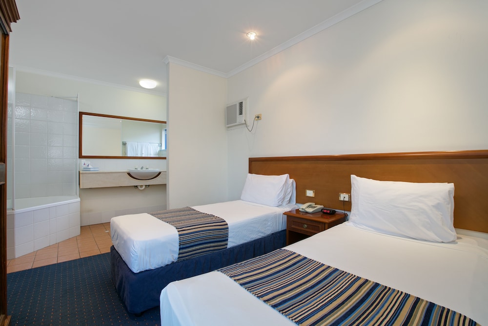 Budget 2 Bedroom Apartment photo 2
