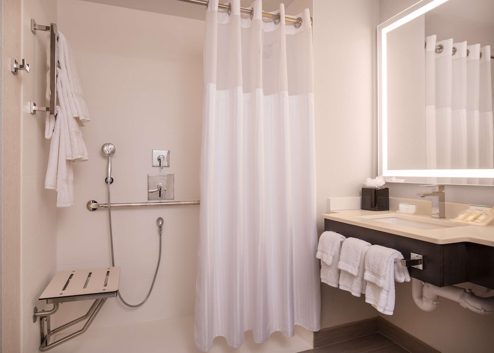 Room, 2 Double Beds, Accessible, Bathtub (Mobility & Hearing)