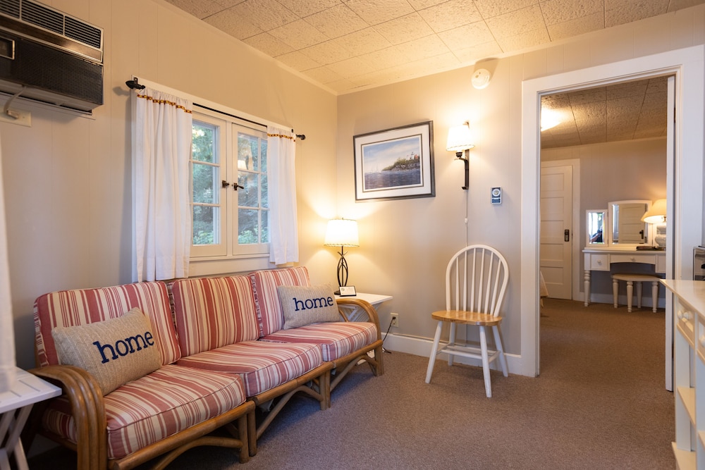 Basic Lakeview One Bedroom Cottage photo 3