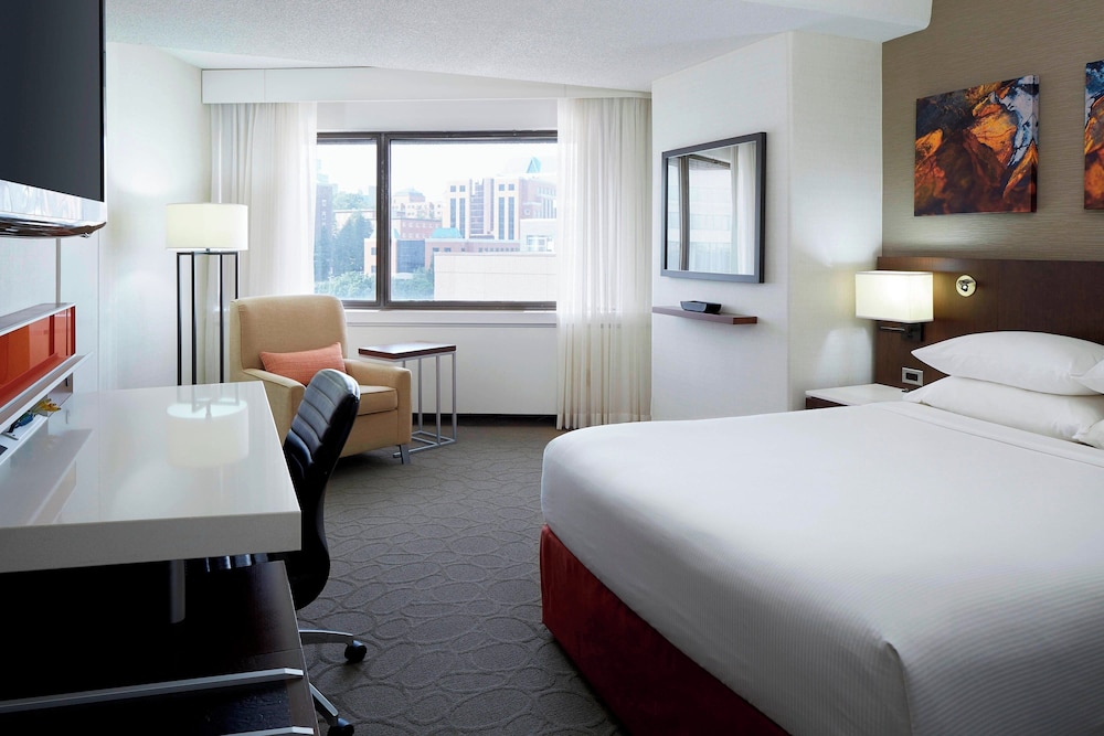 Deluxe Room, 1 Queen Bed - Photo 1