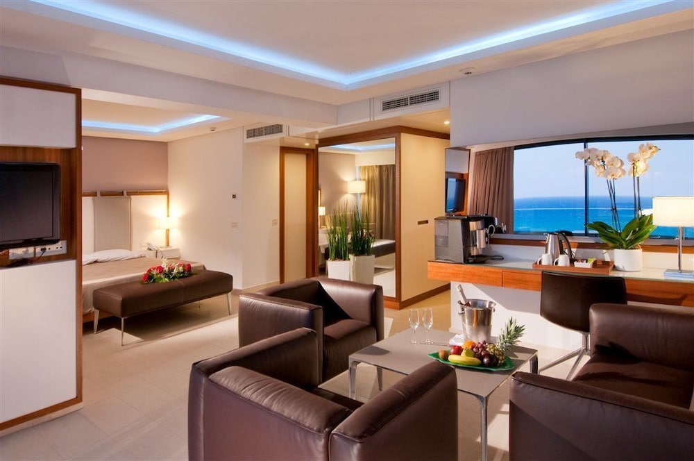 Executive Suite, Sea View photo 1