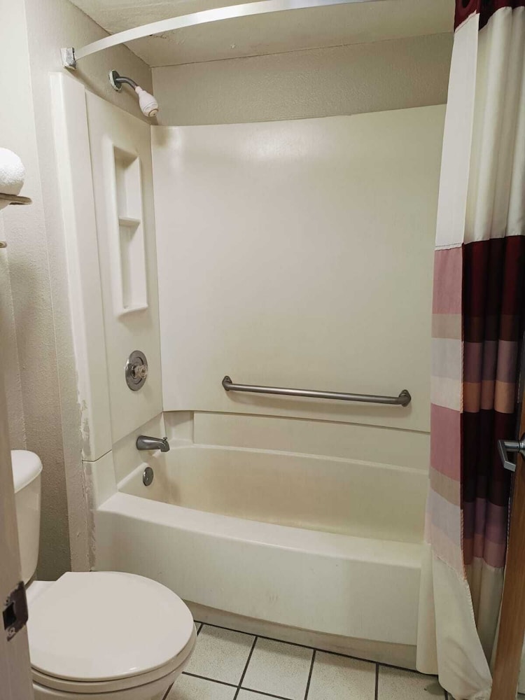 2 Queen Beds Suite Non-Smoking - Photo 5