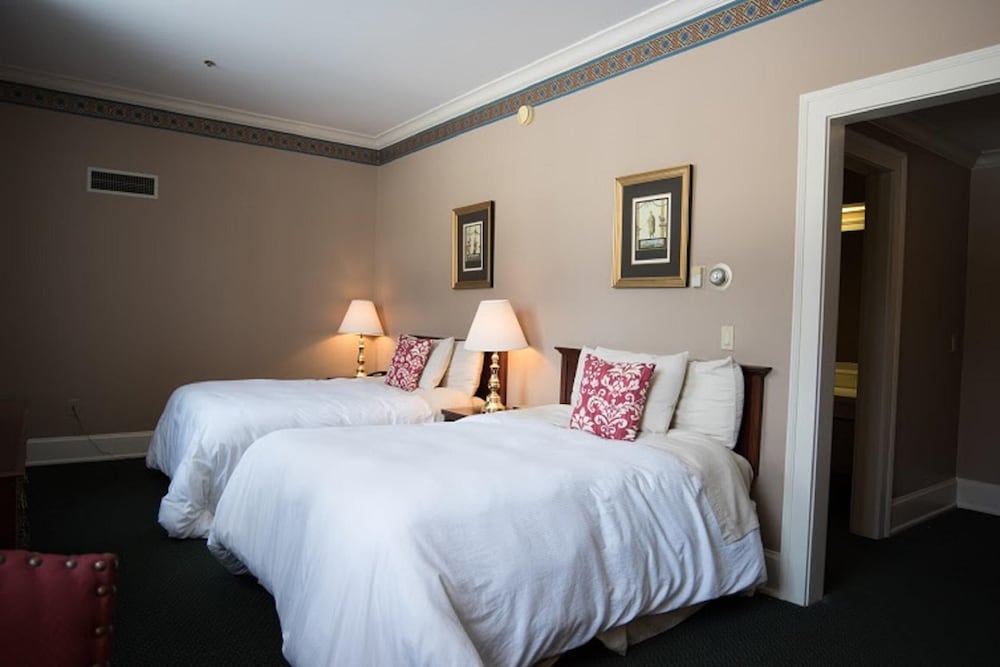 Standard Room, 1 King Bed - Photo 4