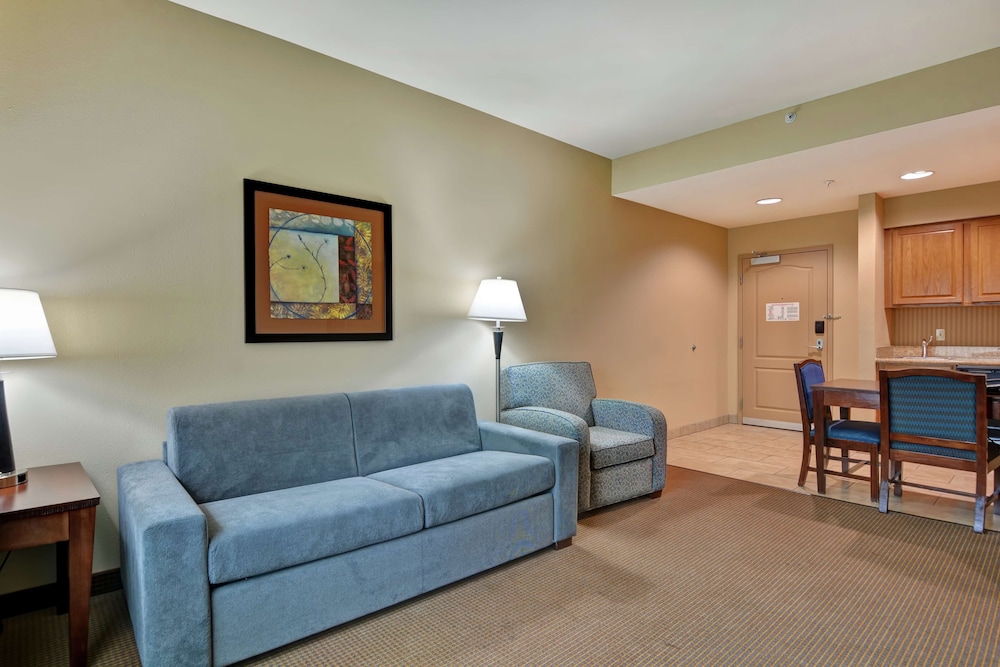 Suite, 2 Queen Beds, Accessible - Photo 3