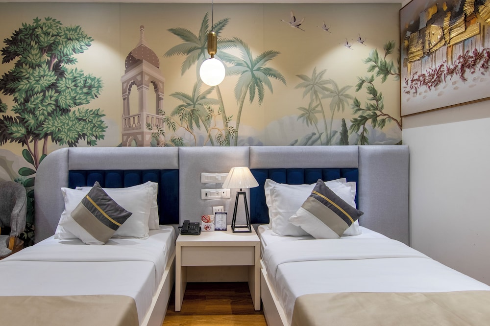 Standard Double or Twin Room, No Windows - Photo 9