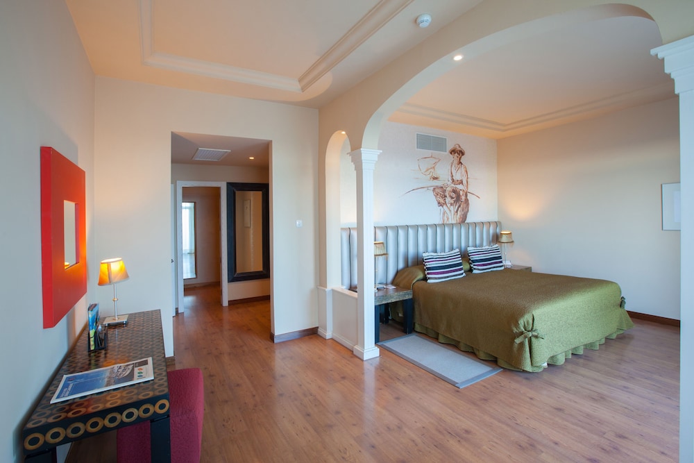 Senior Suite, Terrace (Unique) - Photo 2