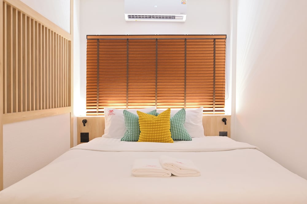 Suite, City View