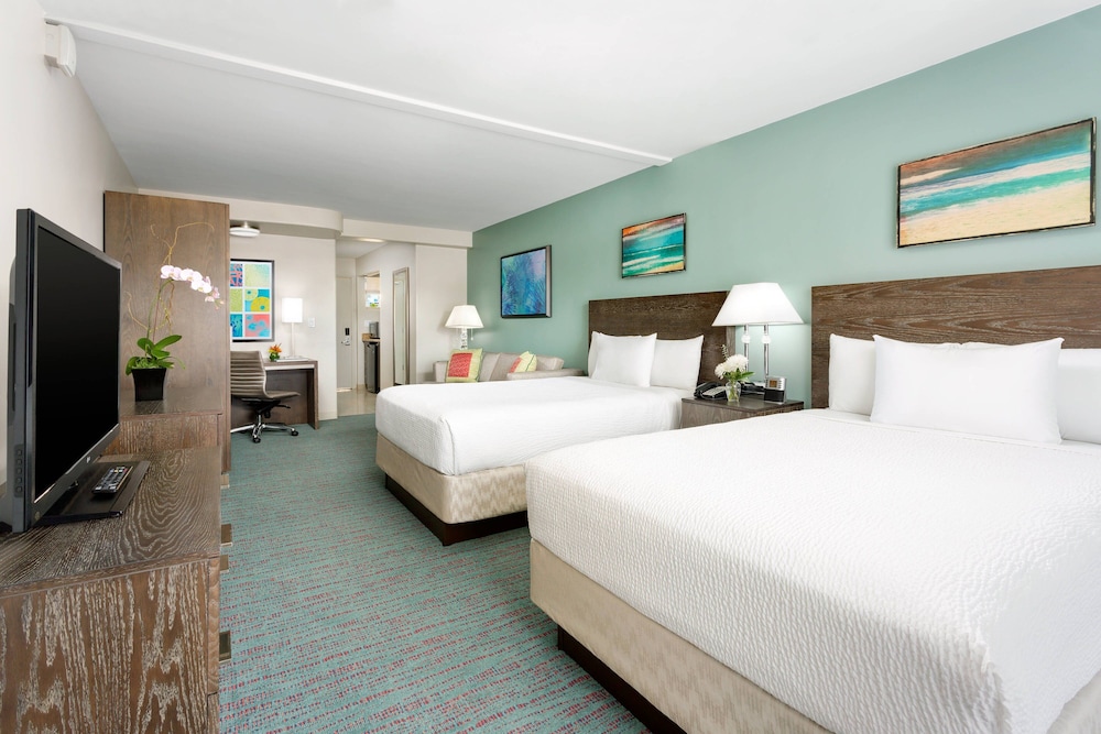 Junior Suite, 2 Double Beds, Balcony - Photo 2