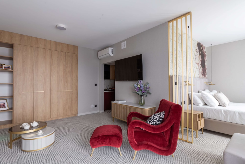 Family Room, 1 King Bed with Sofa bed, Balcony - Photo 1