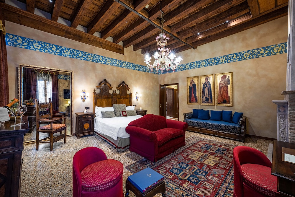 Junior Suite, Canal View (Lorenzo Priuli)