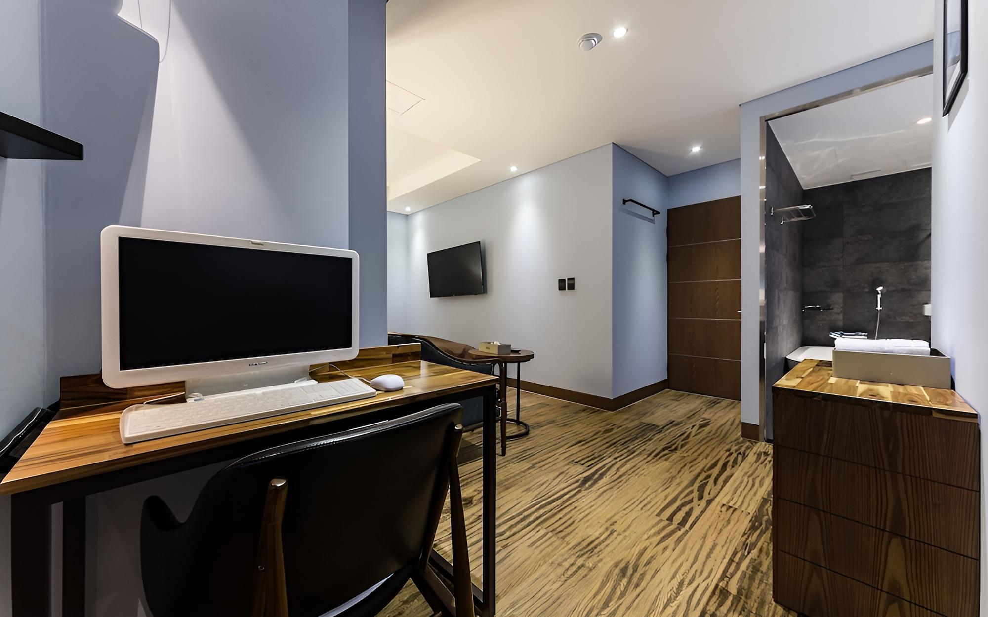 Room (Premium) - Photo 41