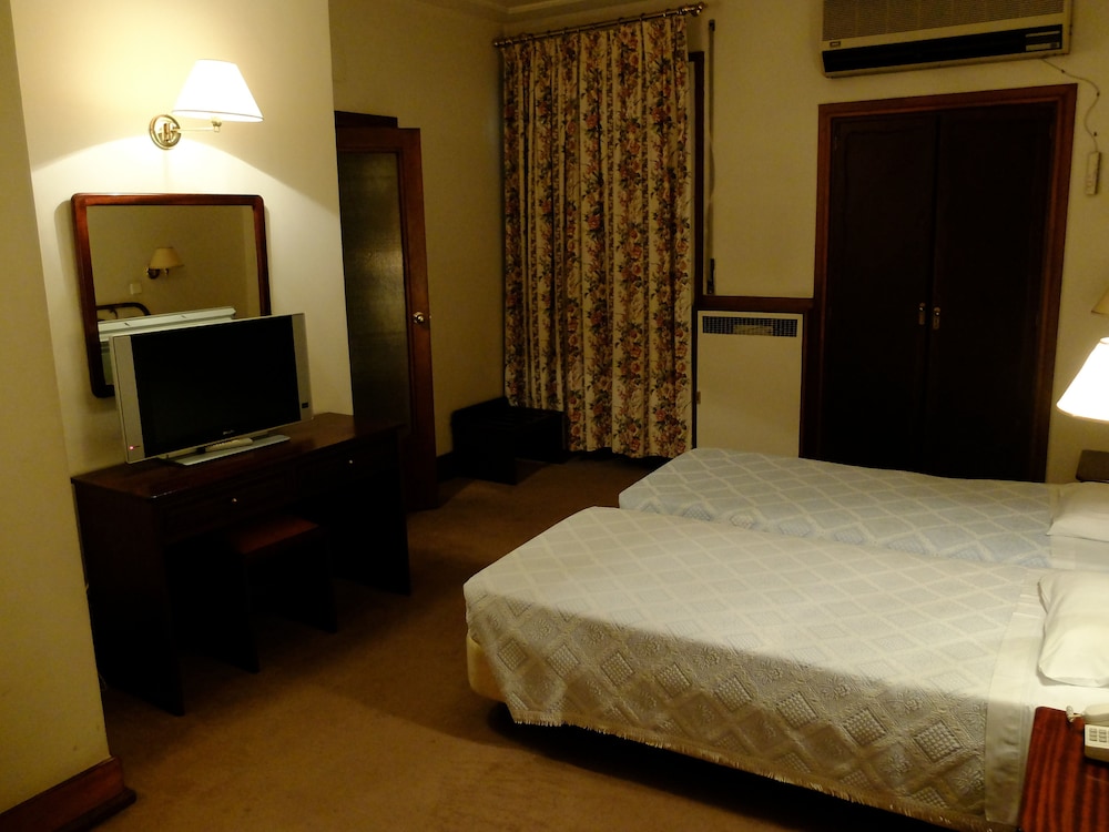 Twin Room, Annex Building (With Extra Bed)
