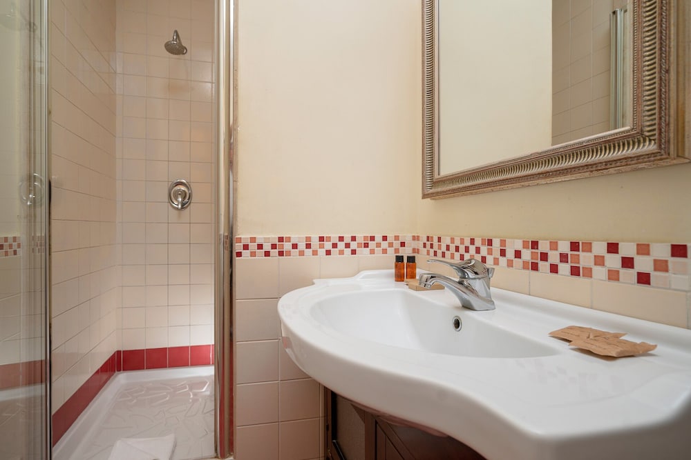 Superior Double Room - Photo 10