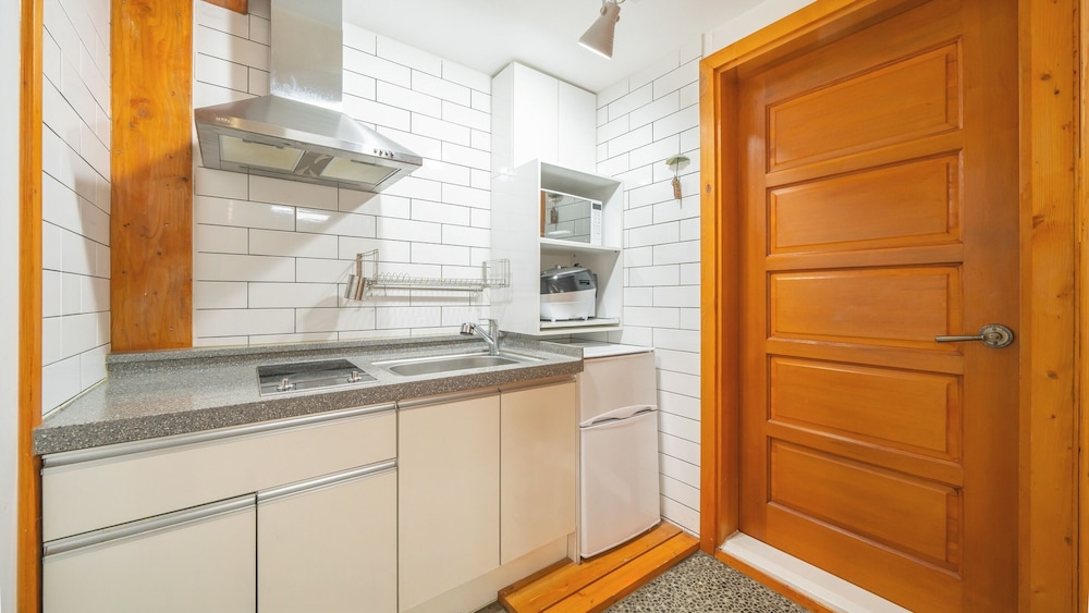 Basic Room, 1 Bedroom (Room 106) - Photo 6