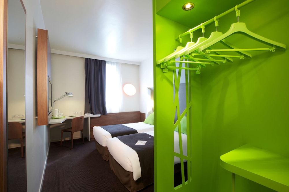 Standard Room, 2 Twin Beds - Photo 6