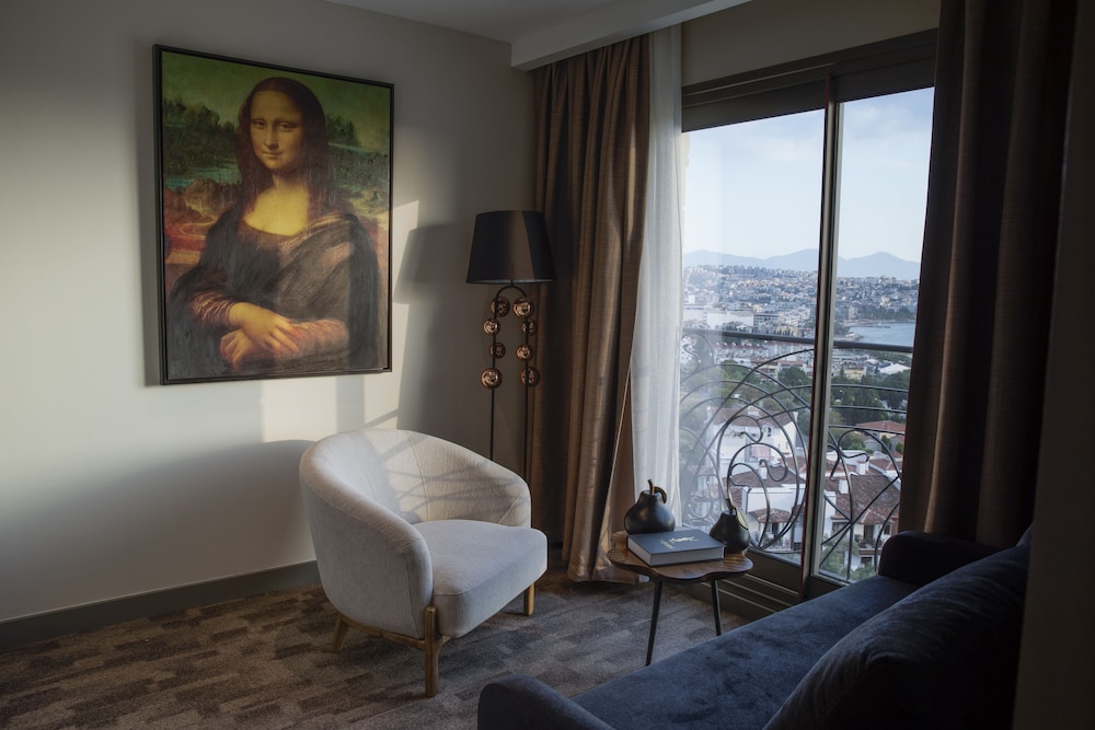 Deluxe Room - Photo 7