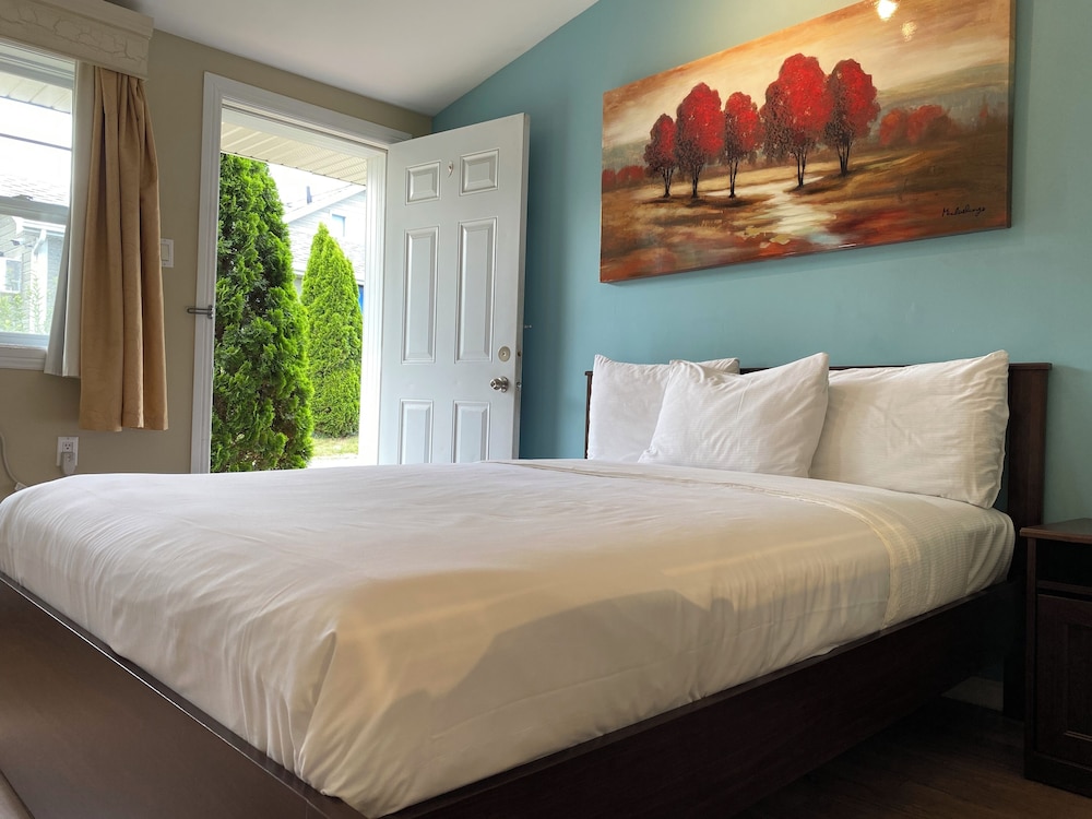 Economy Room, 1 Queen Bed photo 2