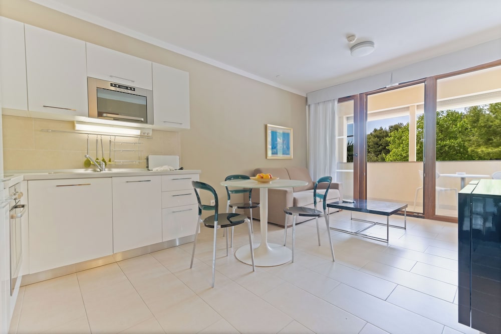 Classic Apartment, 1 Bedroom, Balcony photo 1