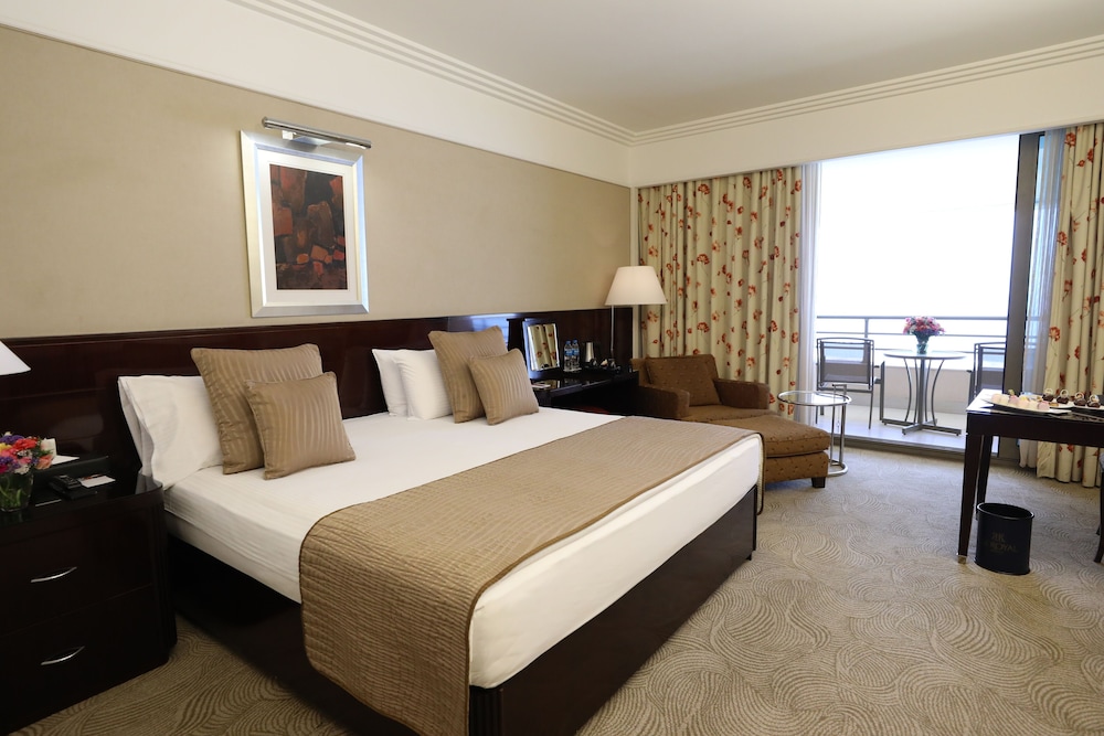 Deluxe Room, 1 King Bed - Photo 1