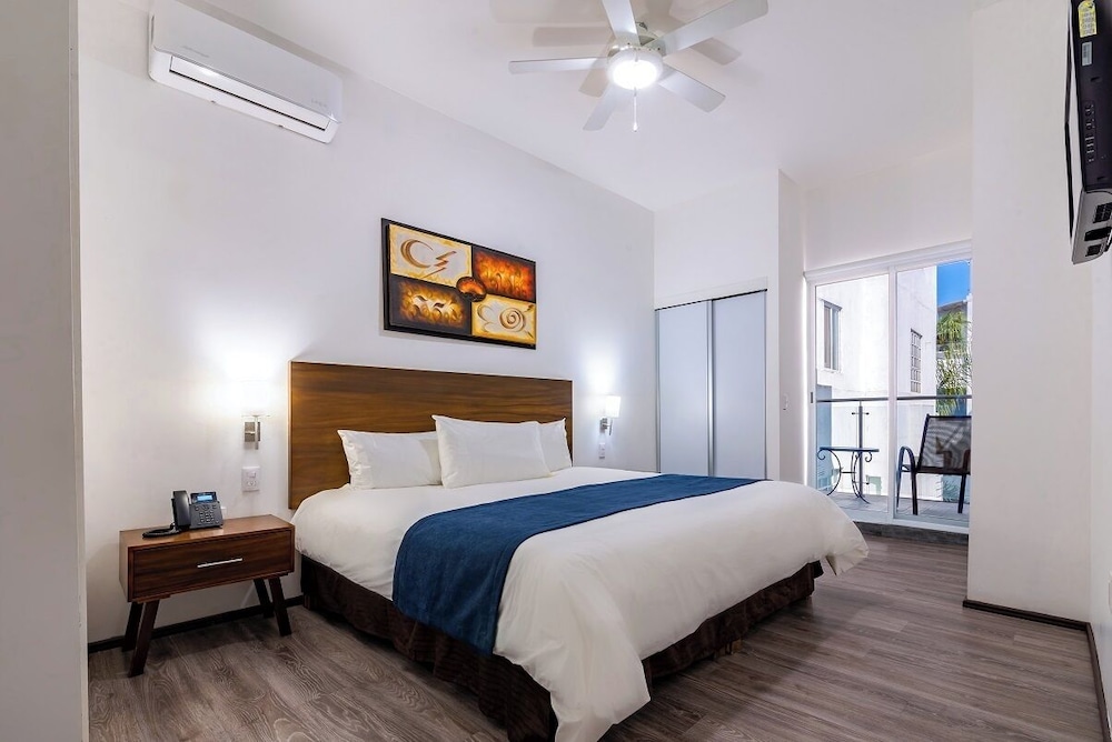 Deluxe Suite, 1 Bedroom - Photo 1